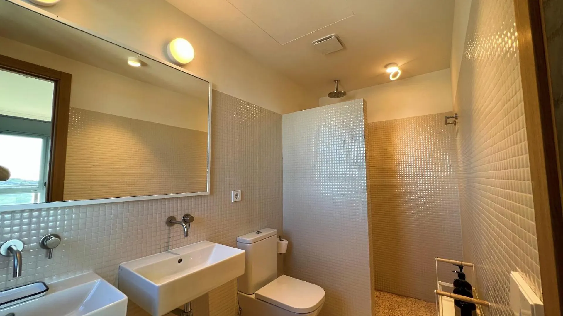 Circles House Coliving & Coworking Apartment Barcelona 0*,  Spain