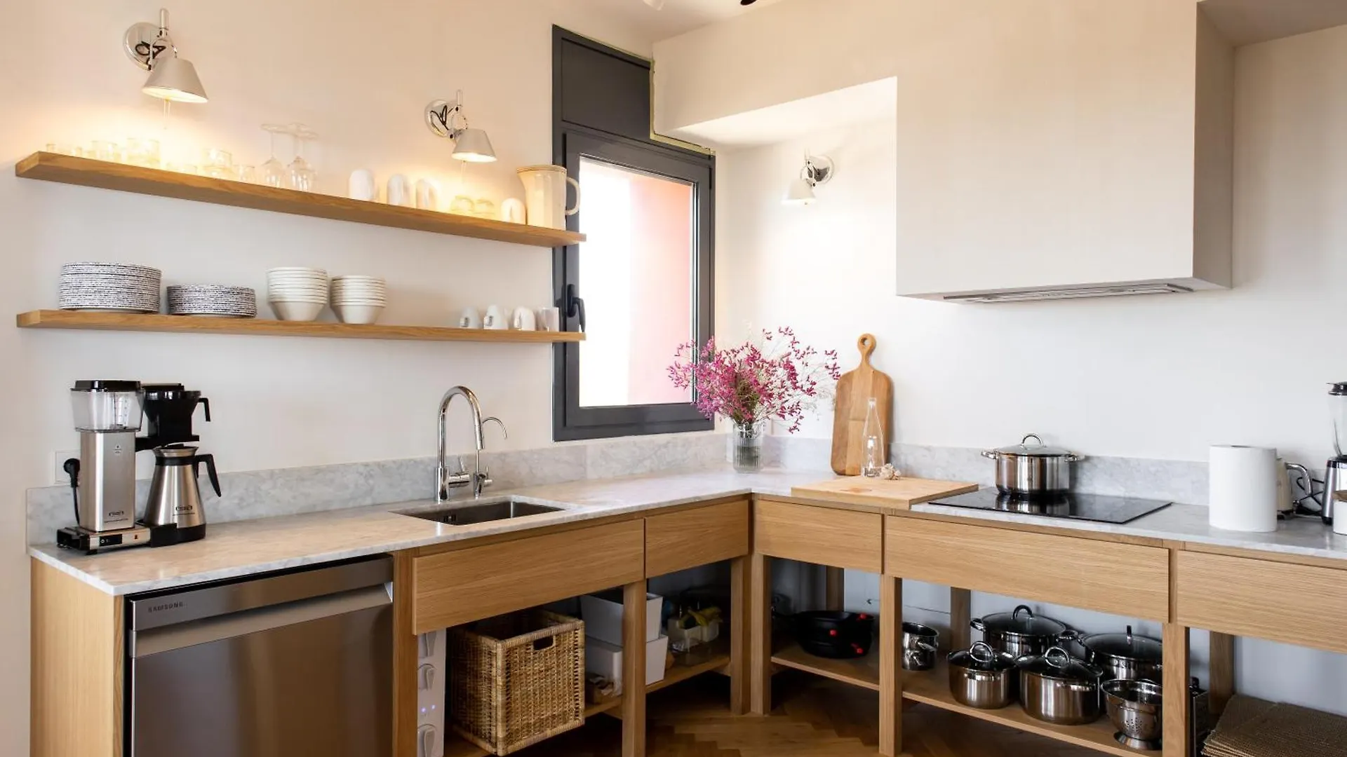 Circles House Coliving & Coworking Apartment Barcelona 0*,